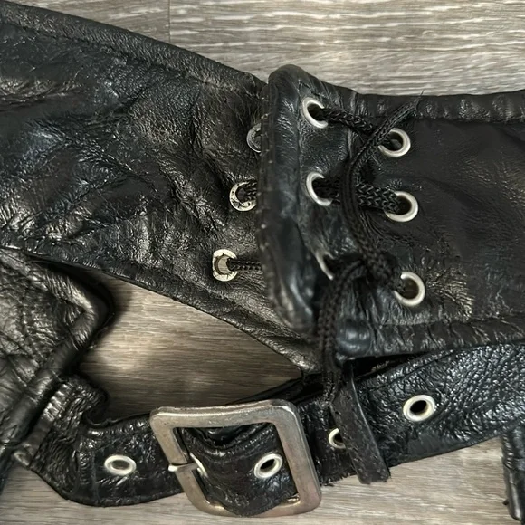 Men’s Diamond Plate Black Leather Motorcycle Chaps, Size Extra Large. - Picture 9 of 16